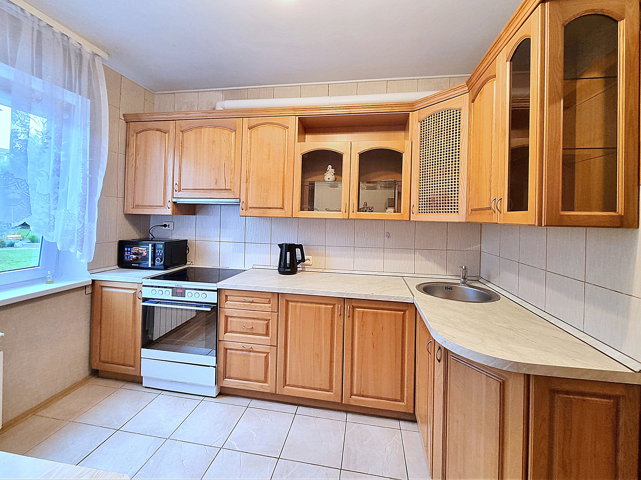 Nuomojamas 3 kambarių butas, Justiniškės, Taikos g., 67m², 2 aukštas, €600