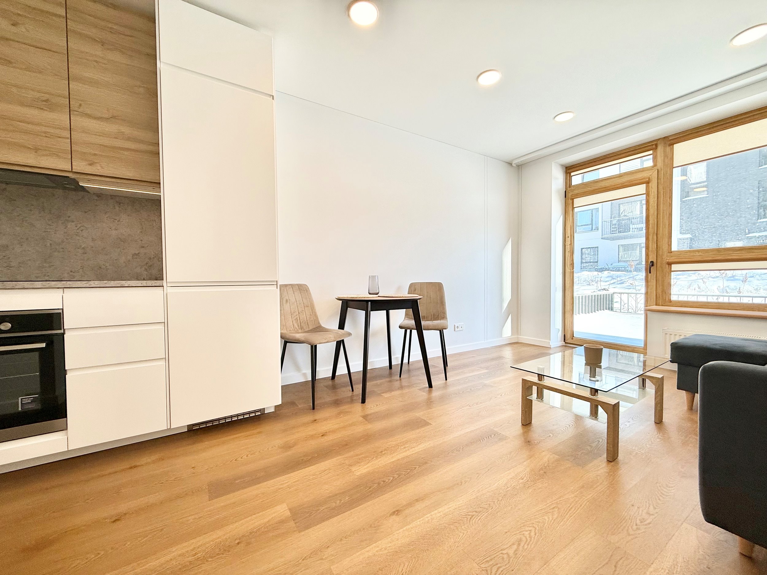 Nuomojamas 2 kambarių butas, Karoliniškės, Sausio 13-osios g., 38m², 1 aukštas, €650