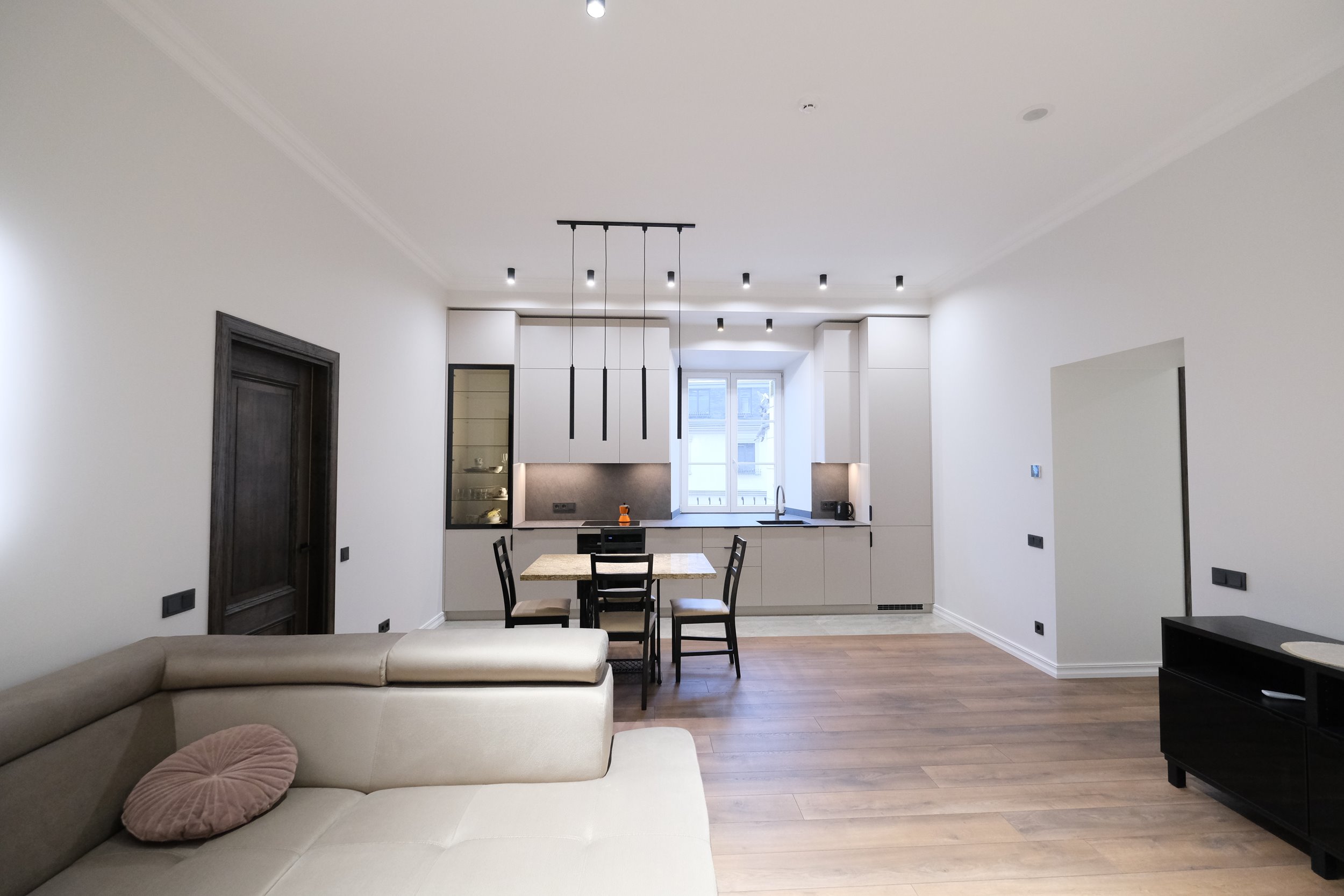 Nuomojamas 3 kambarių butas, Senamiestis, Subačiaus g., 73m², 2 aukštas, €2000