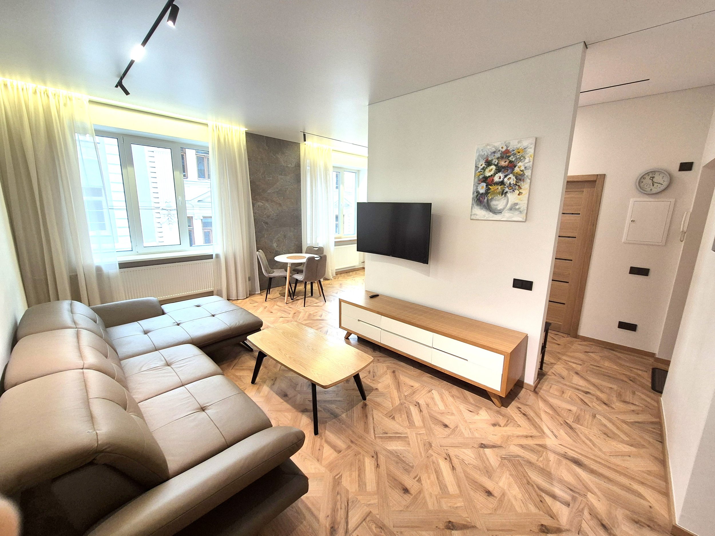 Nuomojamas 2 kambarių butas, Senamiestis, Islandijos g., 55m², 2 aukštas, €900