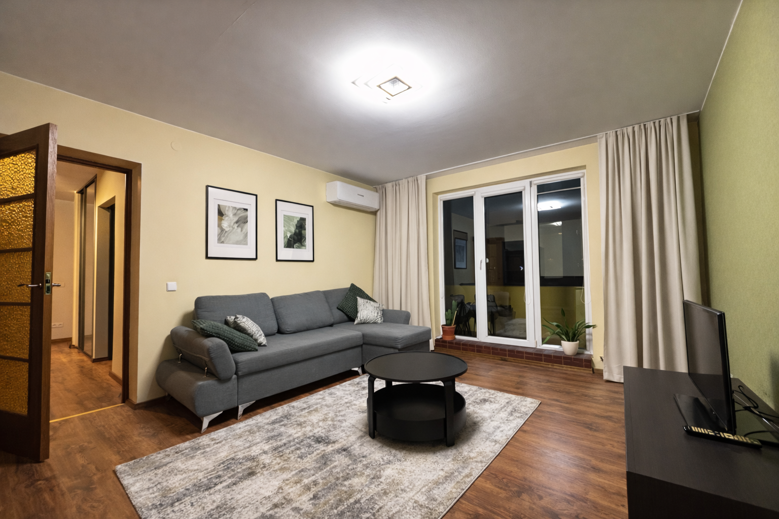 Nuomojamas 2 kambarių butas, Naujamiestis, Skroblų g., 50m², 2 aukštas, €600