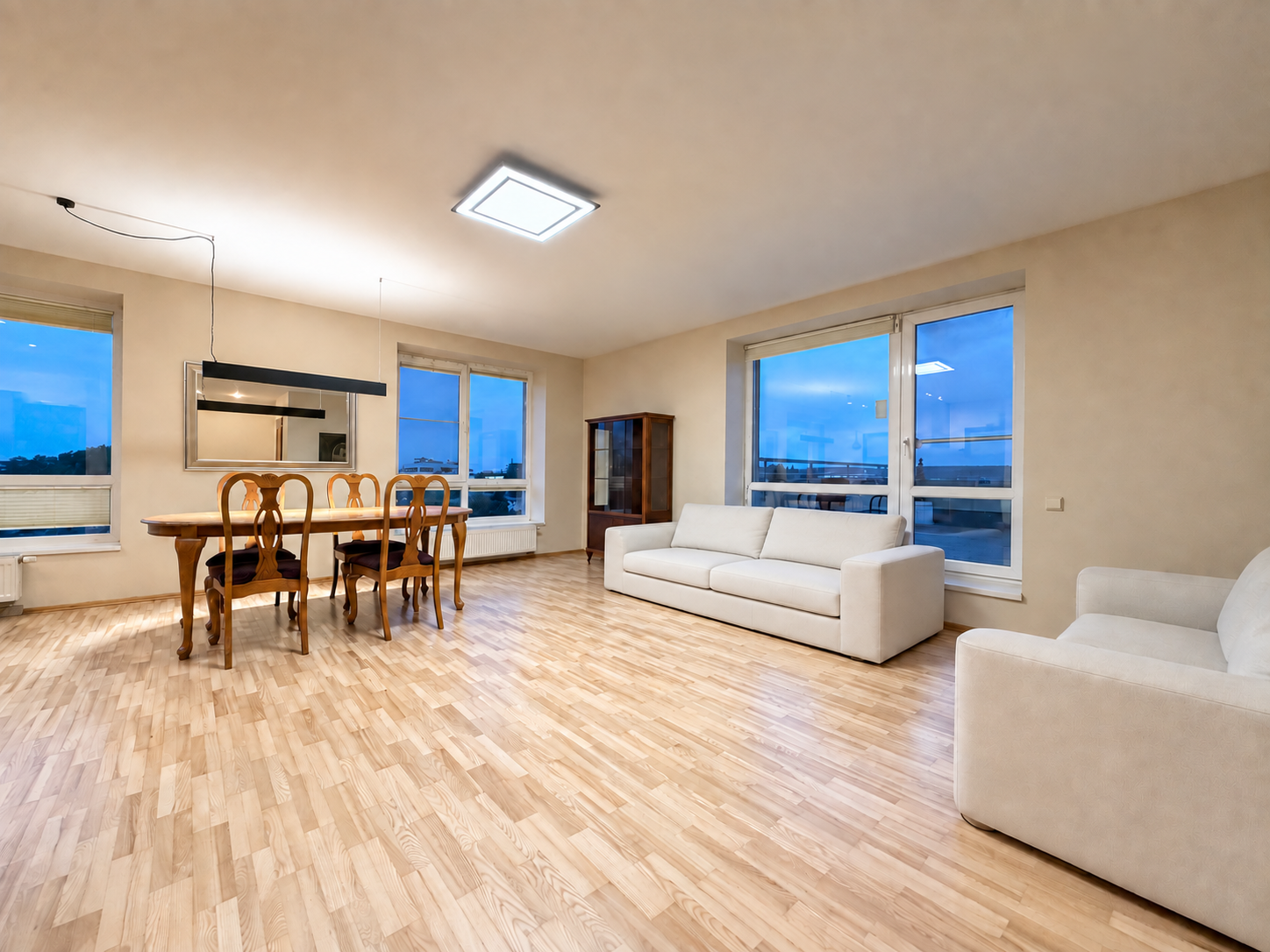 Nuomojamas 3 kambarių butas, Žirmūnai, Kalvarijų g., 95m², 8 aukštas, €1000