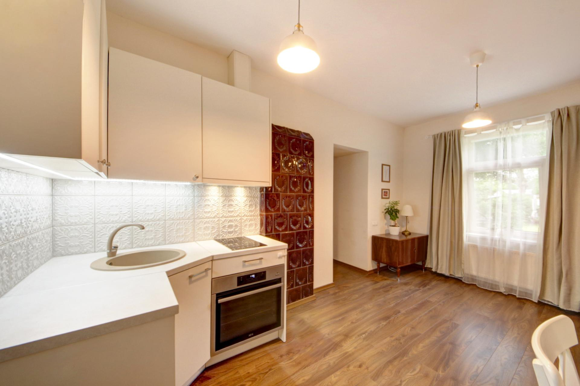 Nuomojamas 2 kambarių butas, Žvėrynas, Vytauto g., 33m², 1 aukštas, €700