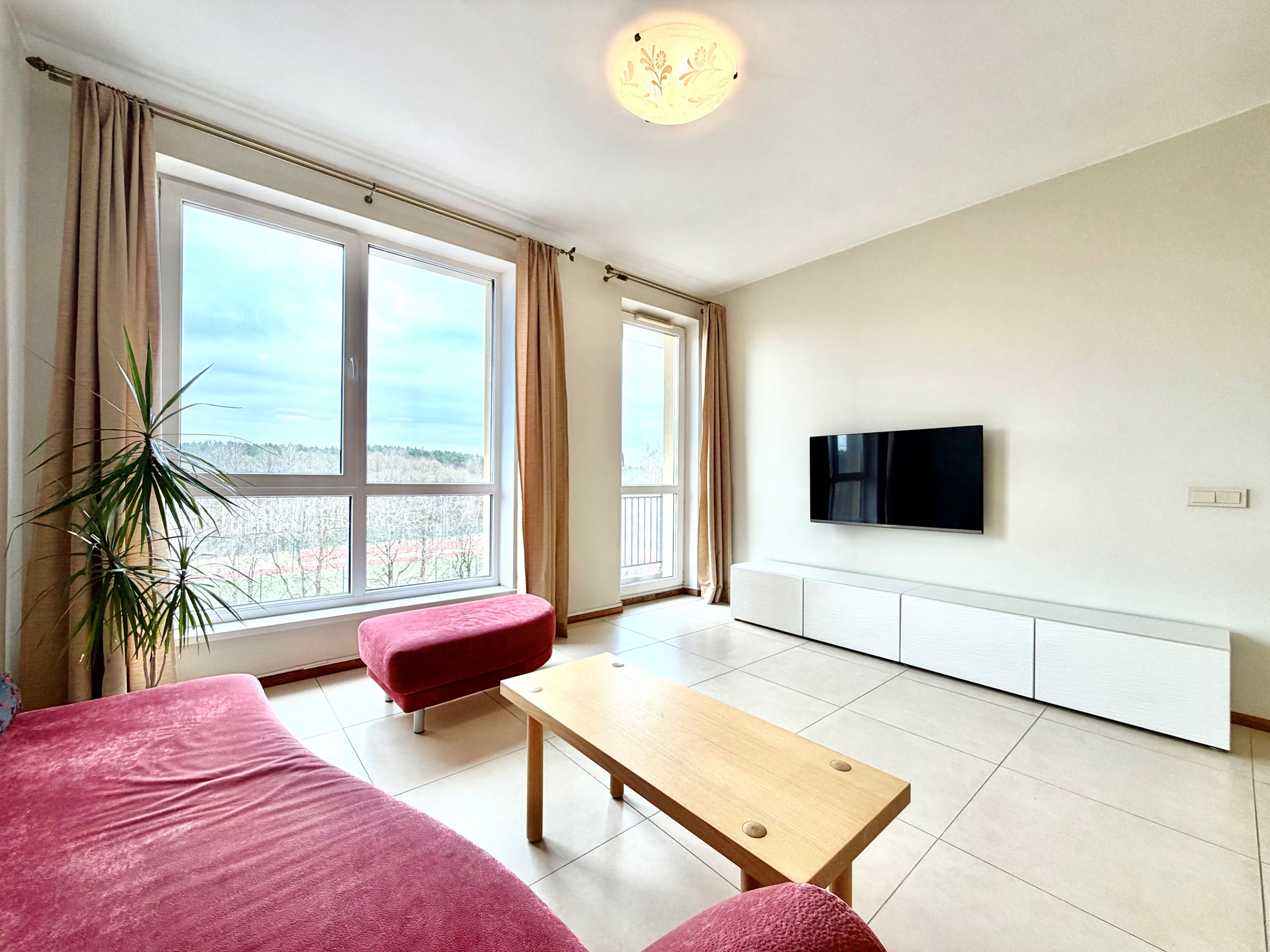 Nuomojamas 2 kambarių butas, Šeškinė, Č. Sugiharos g., 50m², 4 aukštas, €650