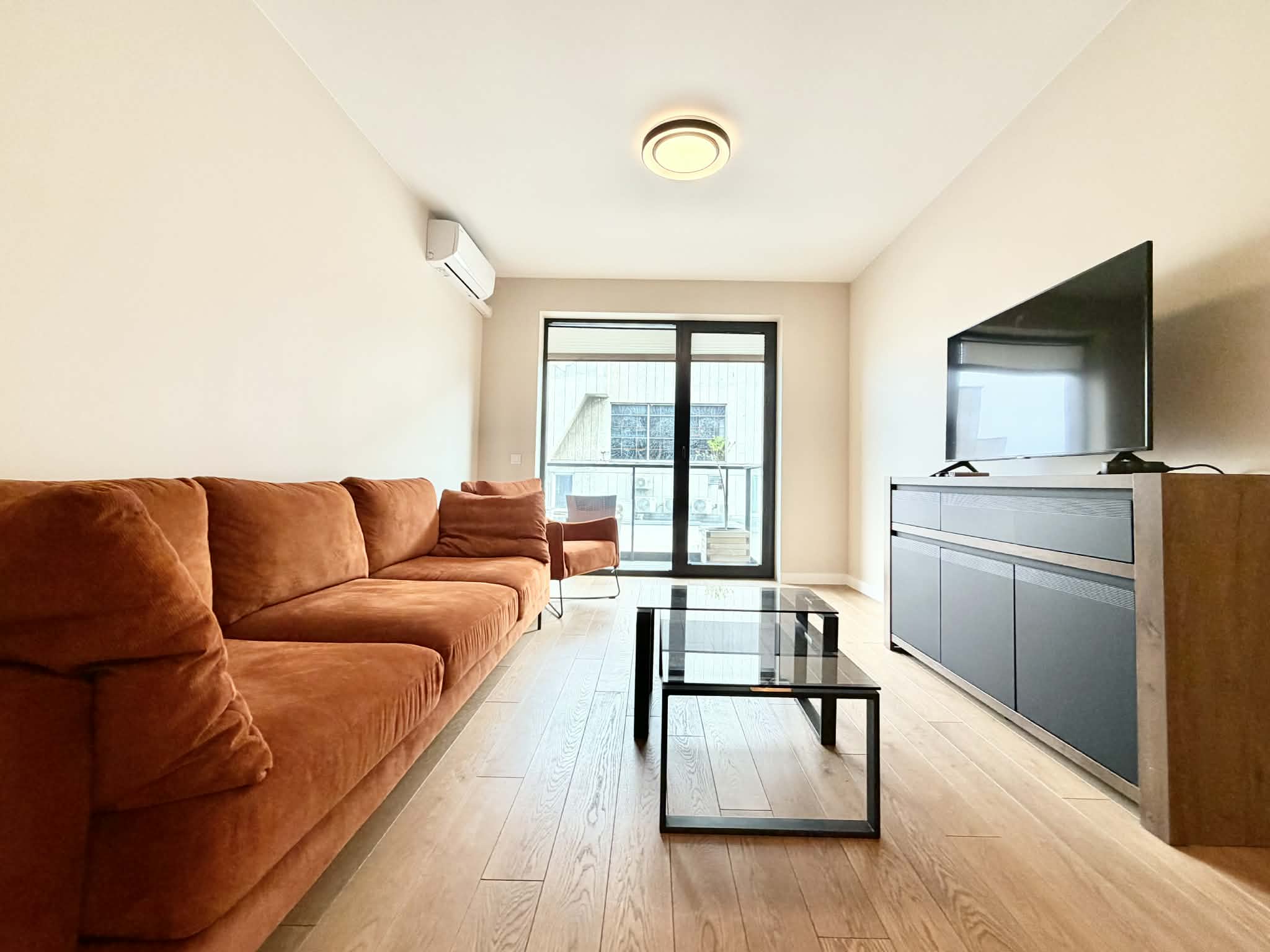 Nuomojamas 2 kambarių butas, Senamiestis, Aludarių g., 50m², 3 aukštas, €899