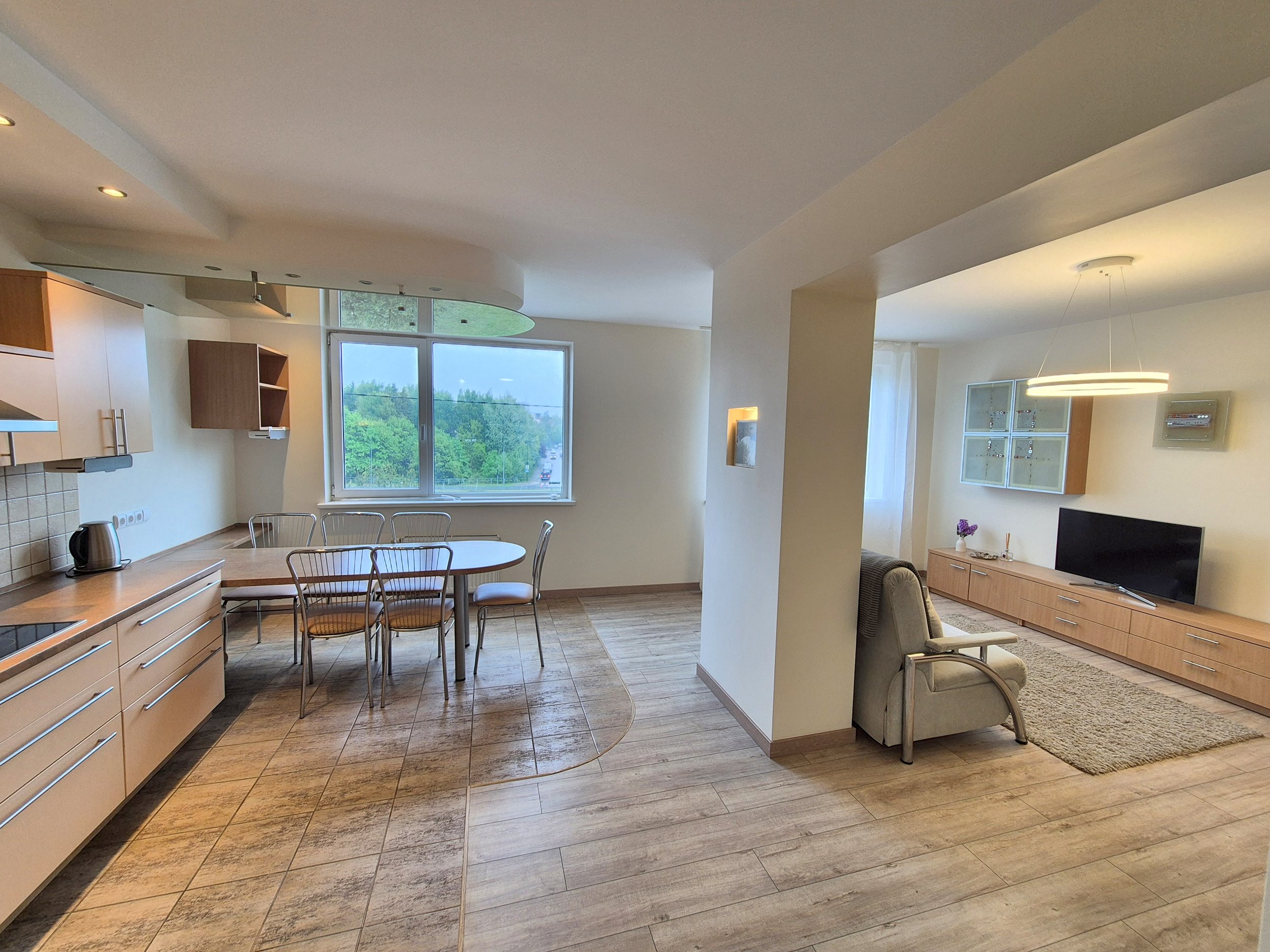 Nuomojamas 3 kambarių butas, Jeruzalė, Kazio Borutos g., 68m², 2 aukštas, €730