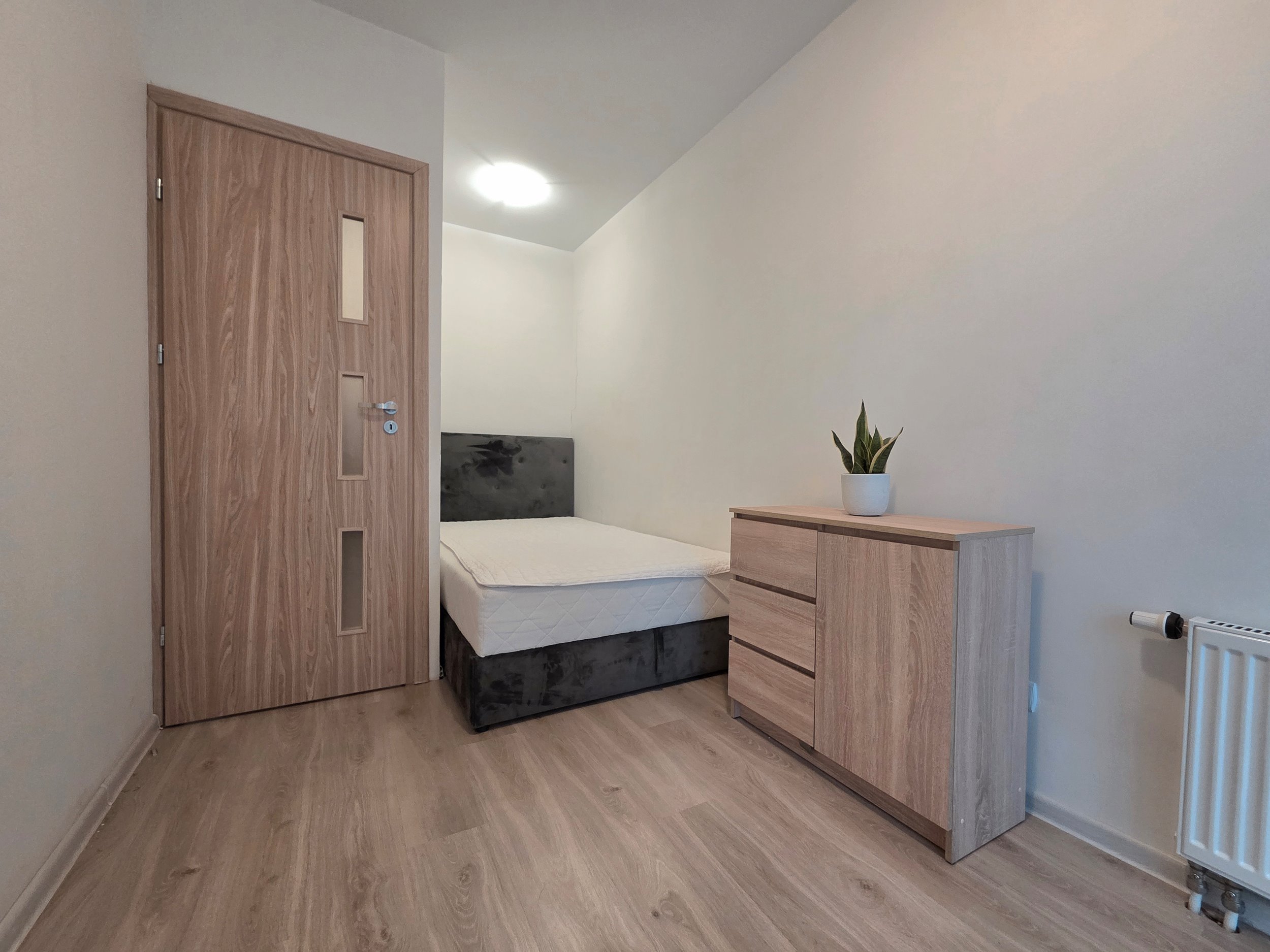 Nuomojamas 2 kambarių butas, Šnipiškės, Daugėliškio g., 30m², 4 aukštas, €600