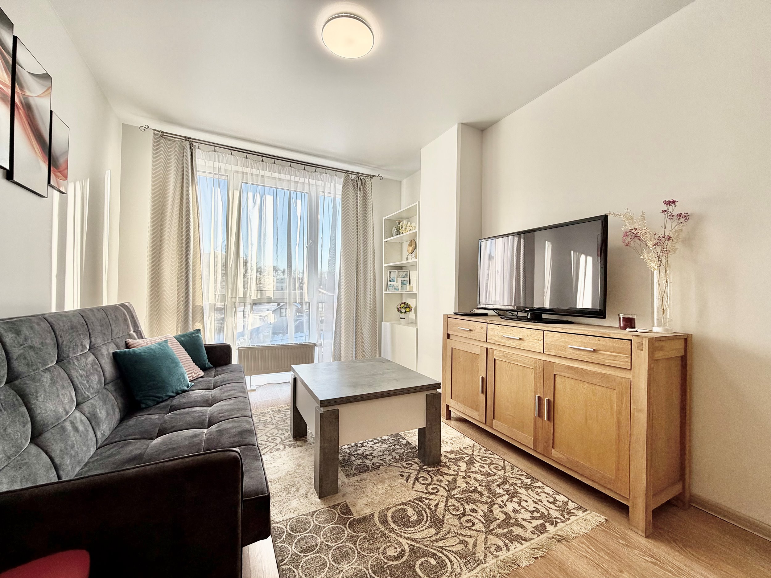 Nuomojamas 2 kambarių butas, Naujamiestis, Eglių g., 45m², 4 aukštas, €650