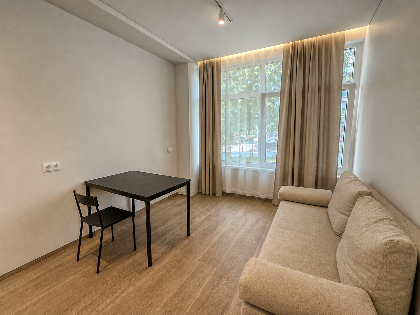 Nuomojamas 2 kambarių butas, Žirmūnai, Kalvarijų g., 26m², 1 aukštas, €580