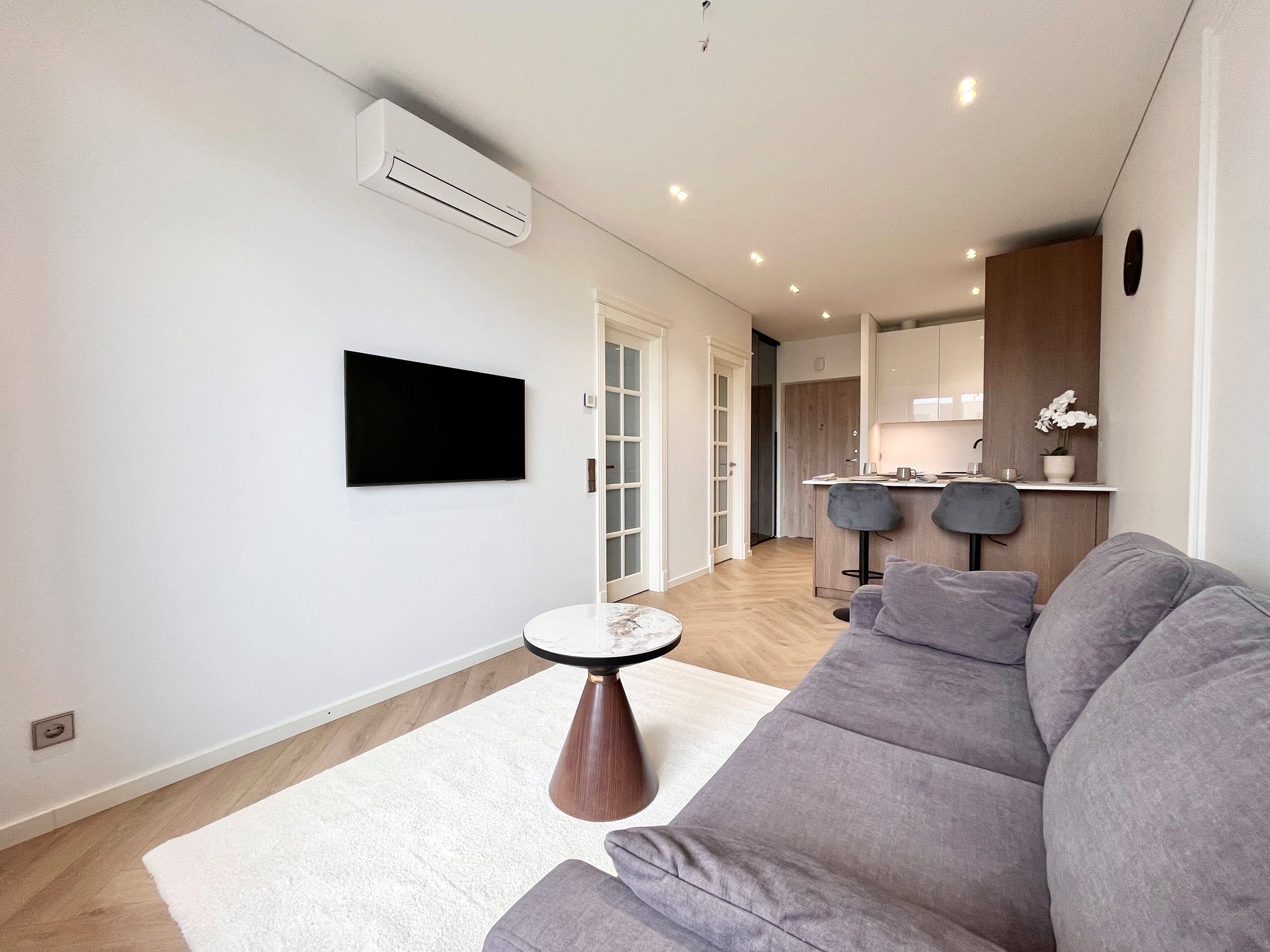 Nuomojamas 2 kambarių butas, Žirmūnai, Pulko g., 35m², 2 aukštas, €850