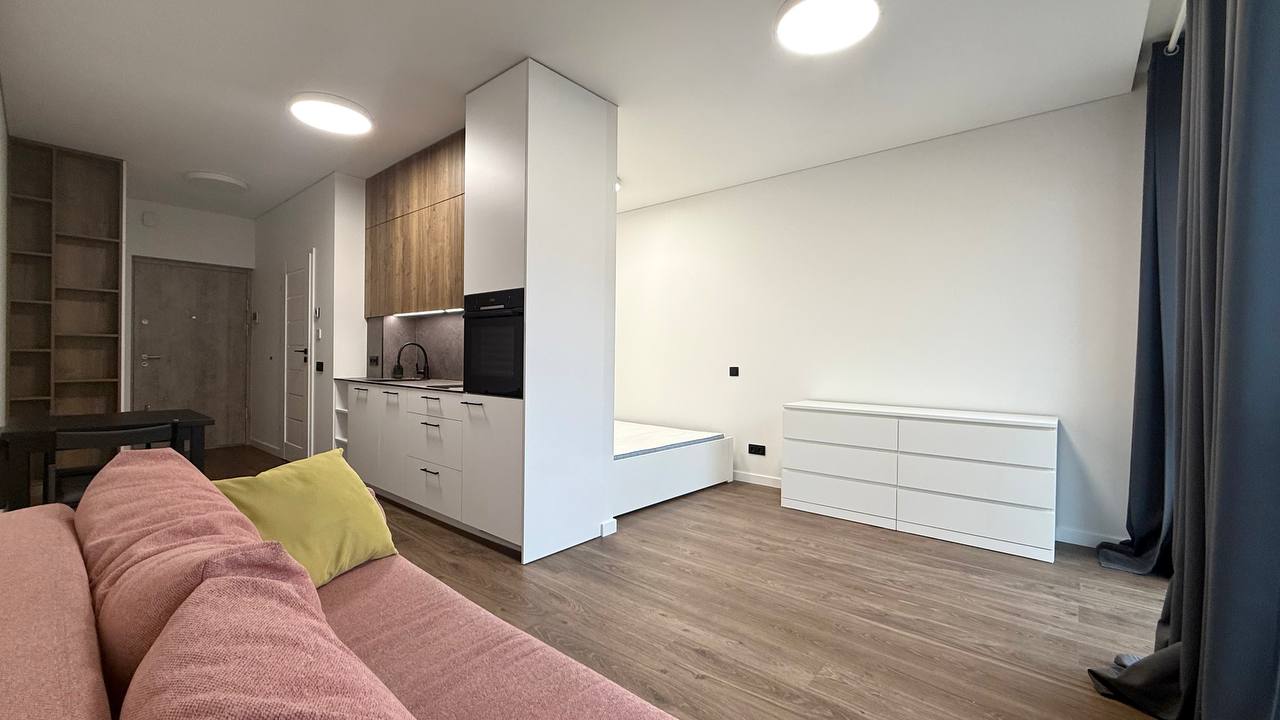 Nuomojamas 1 kambario butas, Senamiestis, Šv. Stepono g., 35m², 3 aukštas, €600