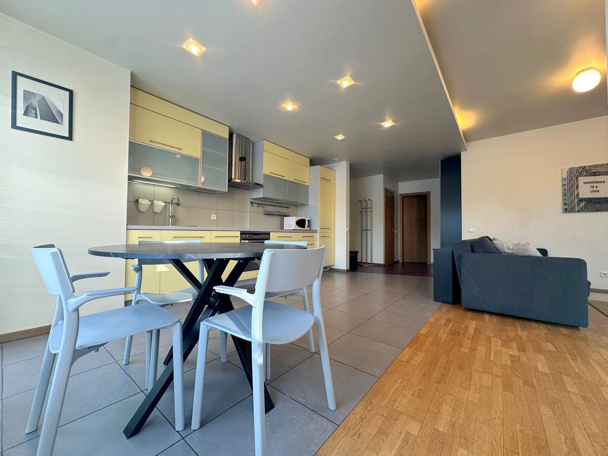 Nuomojamas 2 kambarių butas, Santariškės, J. Franko g., 64m², 2 aukštas, €650