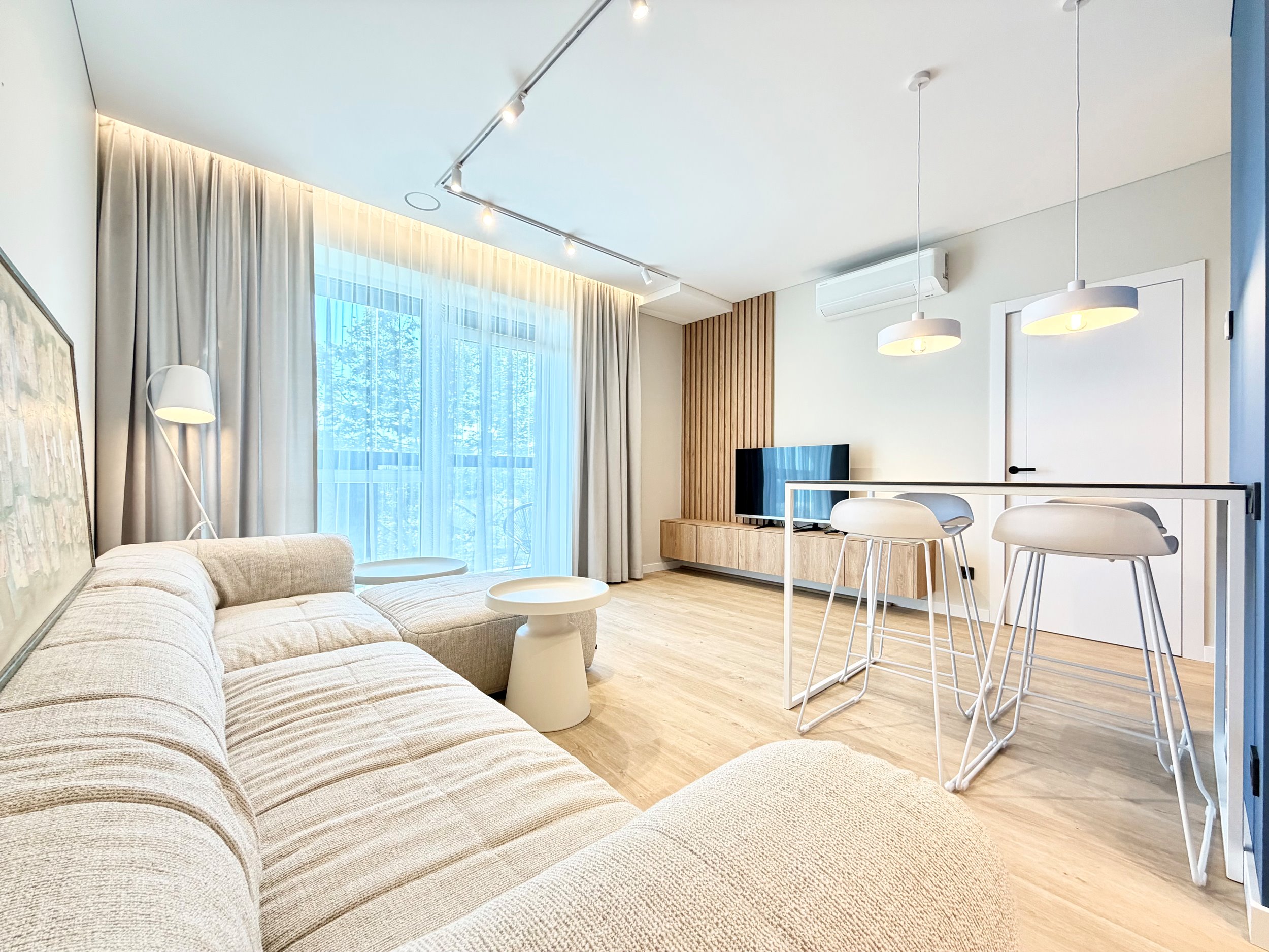 Nuomojamas 2 kambarių butas, Šeškinė, Gelvonų g., 40m², 2 aukštas, €850