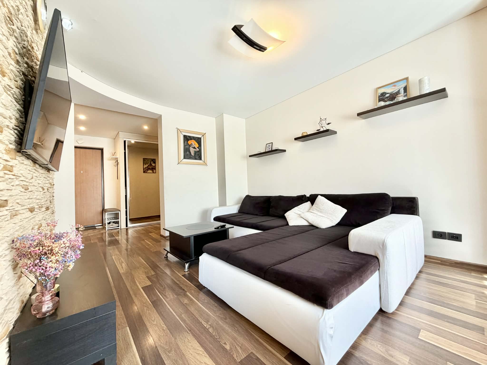 Nuomojamas 2 kambarių butas, Pilaitė, I. Simonaitytės g., 58m², 1 aukštas, €650