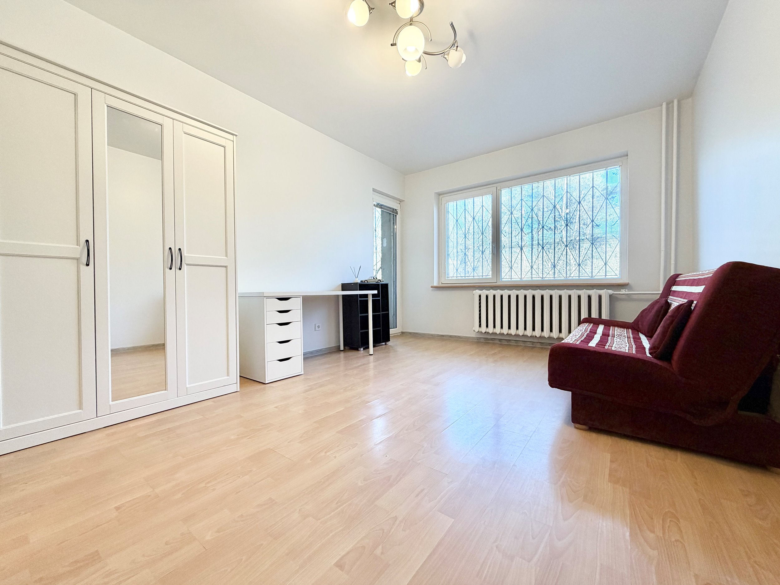 Nuomojamas 3 kambarių butas, Šeškinė, Gelvonų g., 63m², 1 aukštas, €700